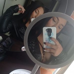 Meet your Posher, Nicole